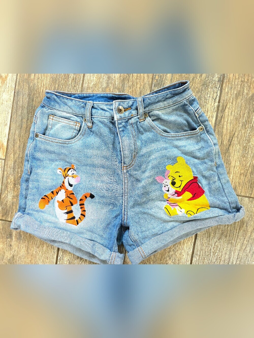 Disney Embroidered Denim Shorts Winnie the Pooh Tigger Vacation Sz 1 SMALL XS
